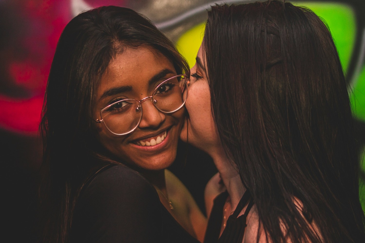 Lesbian First Date: How to Build Real Connections, Not Situationships