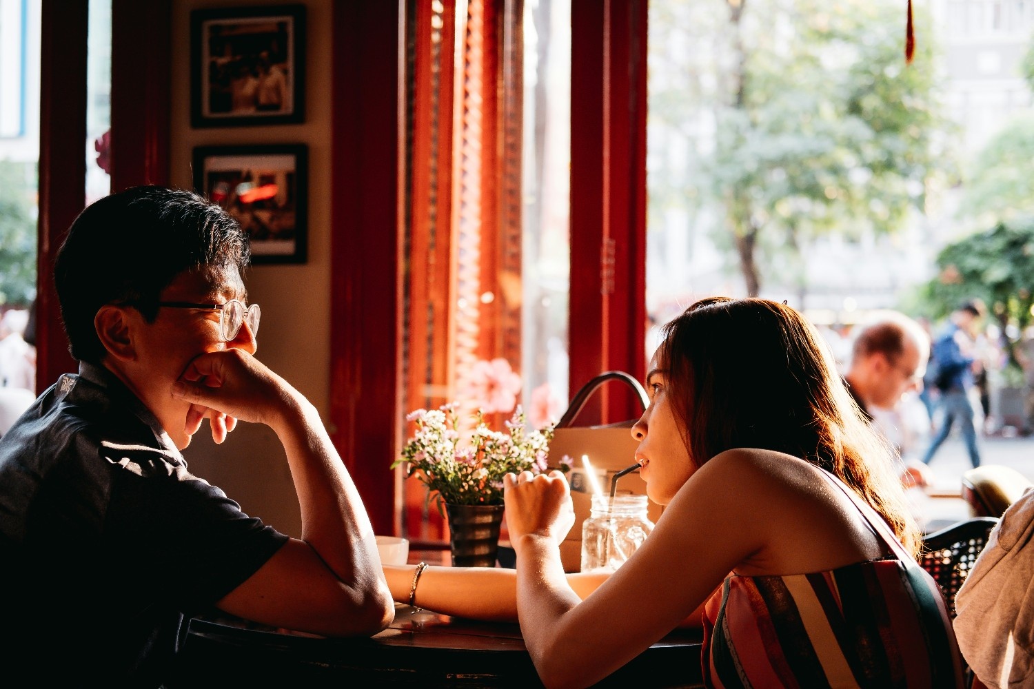Questions to Ask on a Dating App: 50+ Ideas That Actually Work