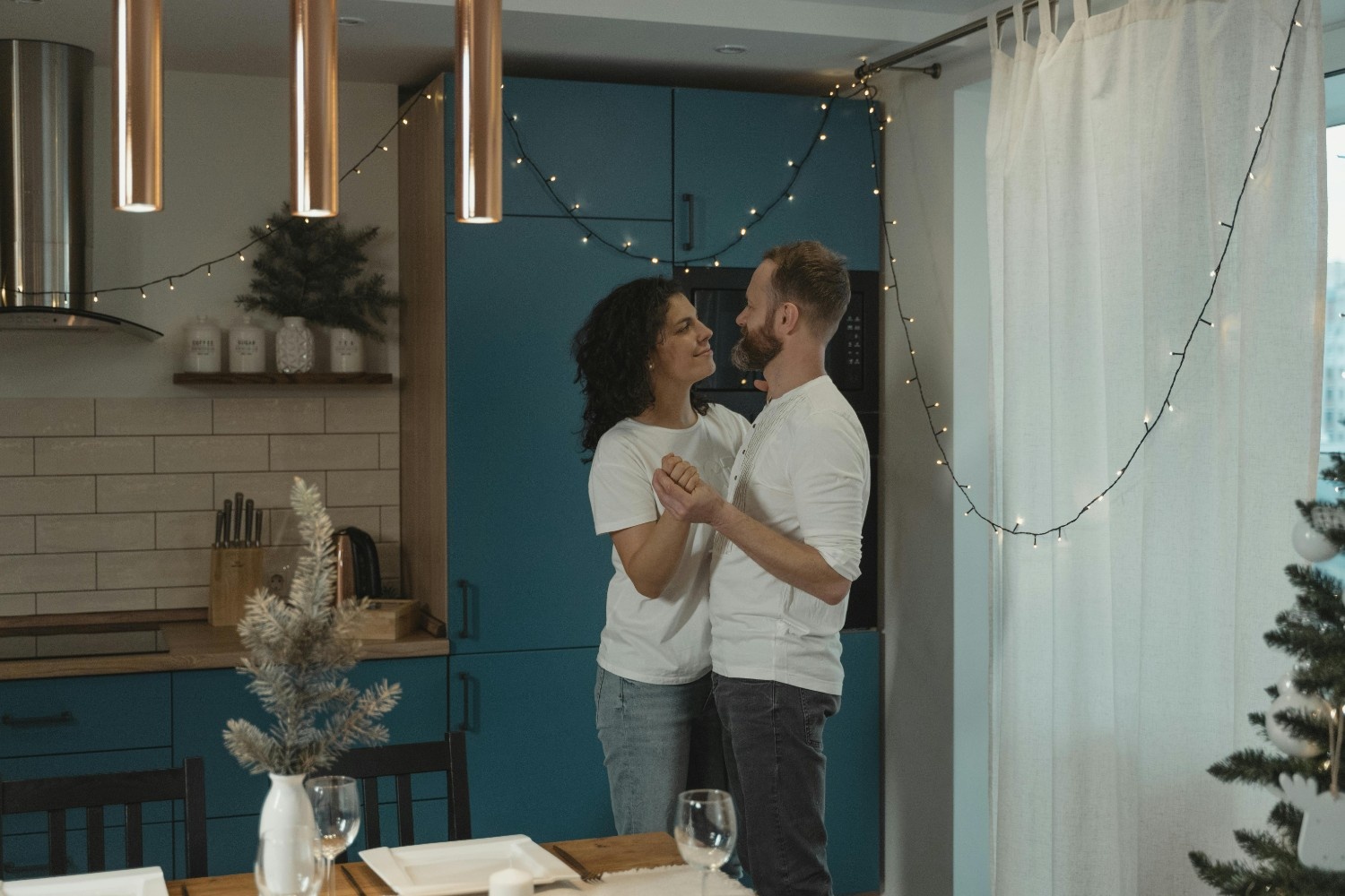 How to Play Hard to Get (Without Mind Games): What Works and What Backfires