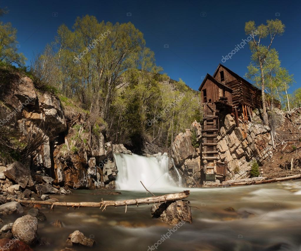 Relacionamento Online na Cachoeira de Minas