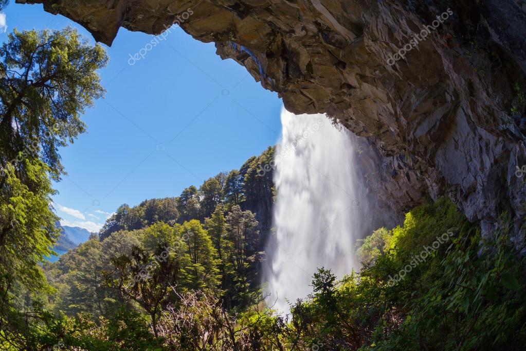 Relacionamento Online na Cachoeira dos Índios