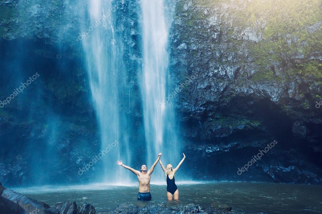 Relacionamento Online na Cachoeira Grande