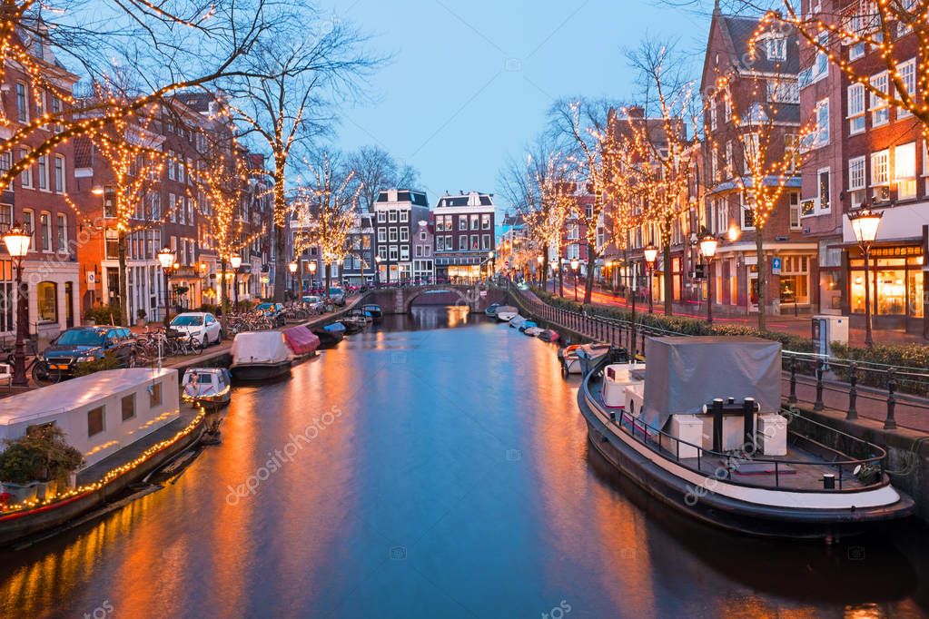 Online dating in Amsterdam town