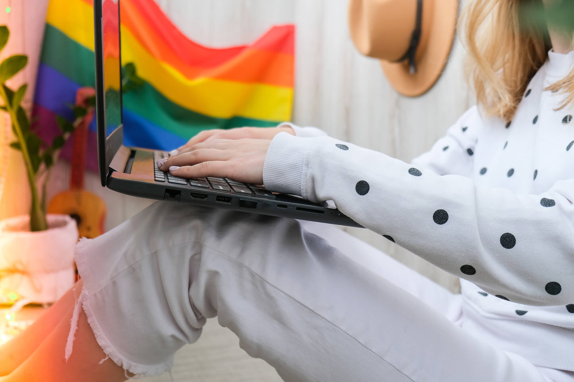 Top Lesbian Flirting Tips and Advice: How to Flirt with the Girl You Like