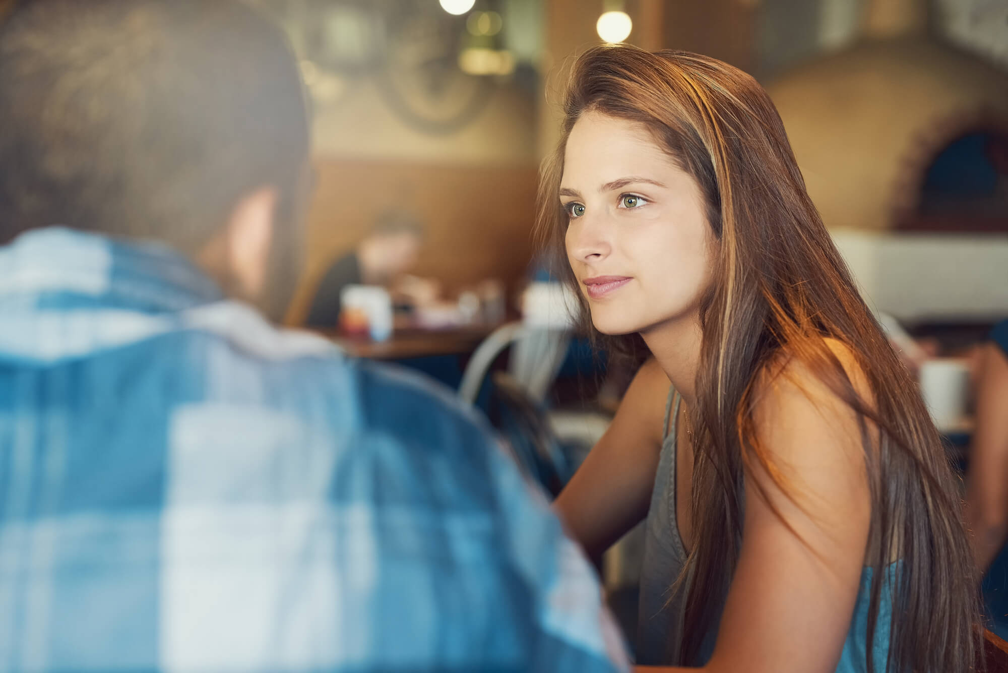 Top Things Woman Subconsciously Notice In A Man On The First Date