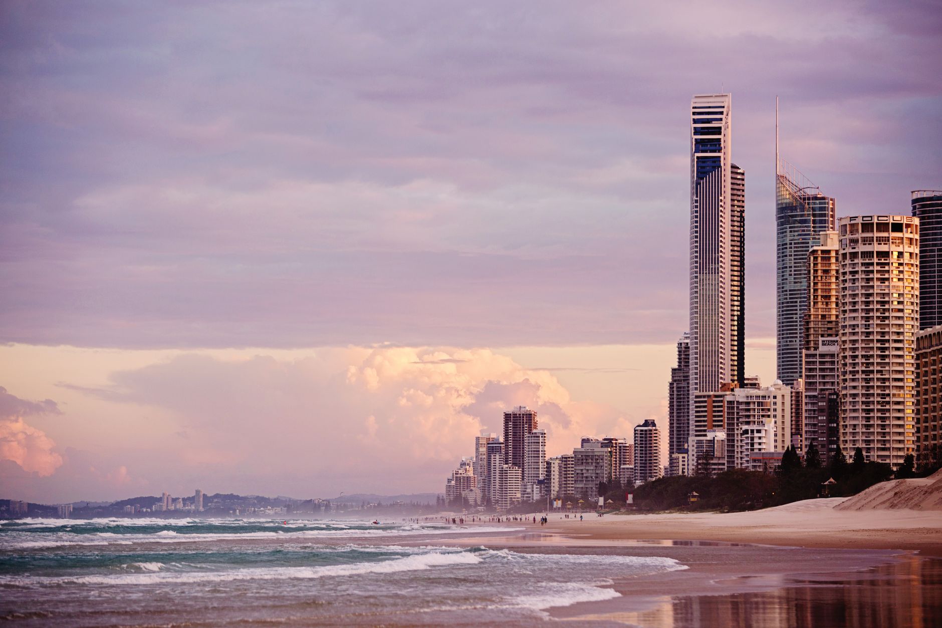 Gold Coast locals looking for someone to share weekends with