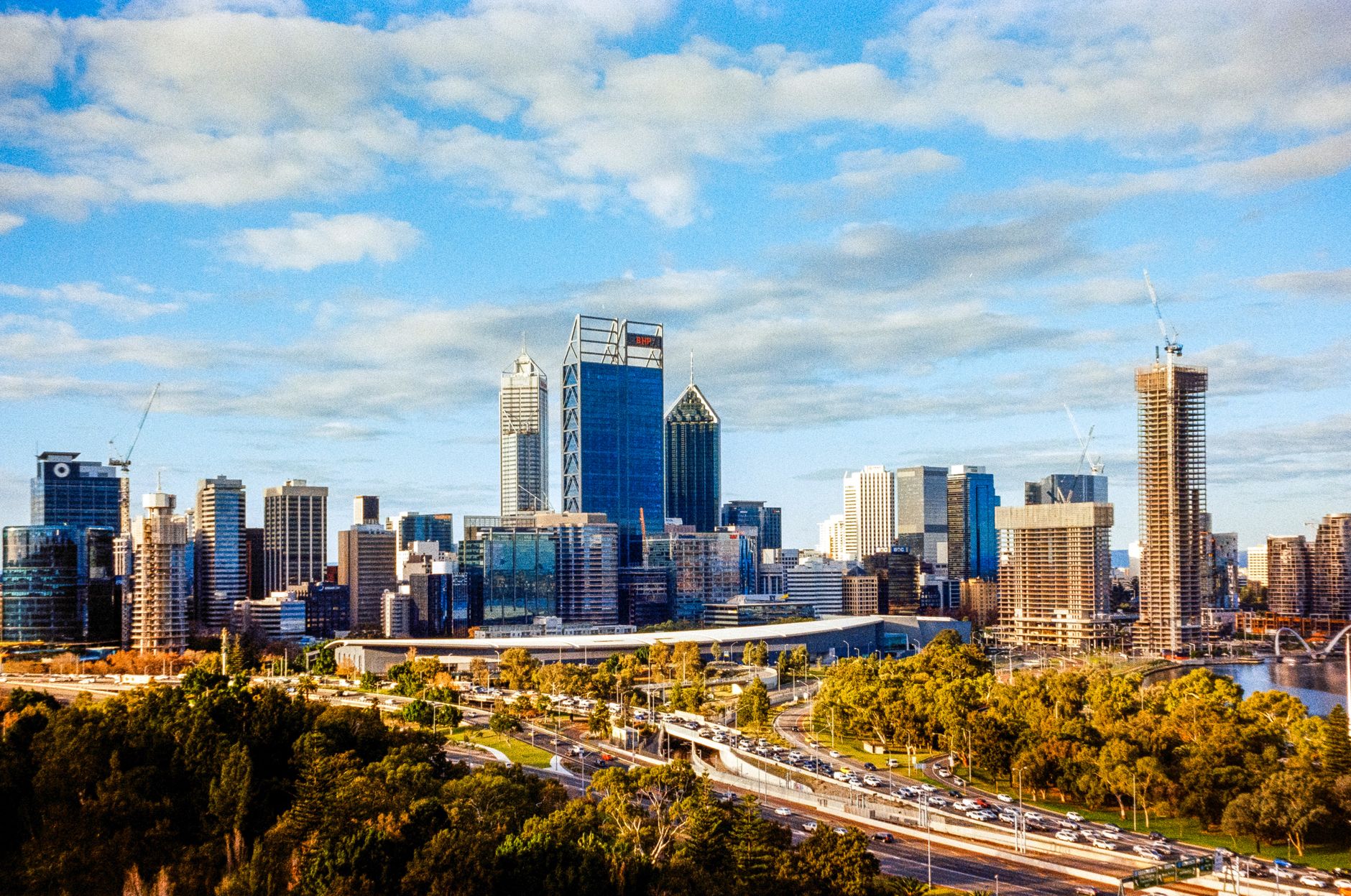 What draws Perth singles to online dating?