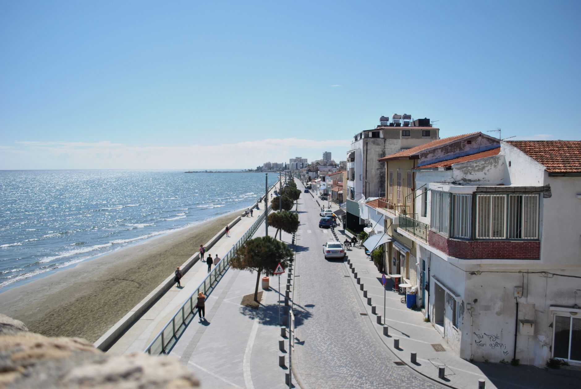 What draws Larnaca singles to online dating?