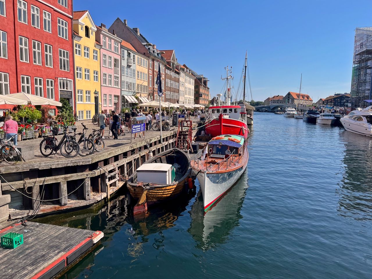How do people in Denmark find their dates?