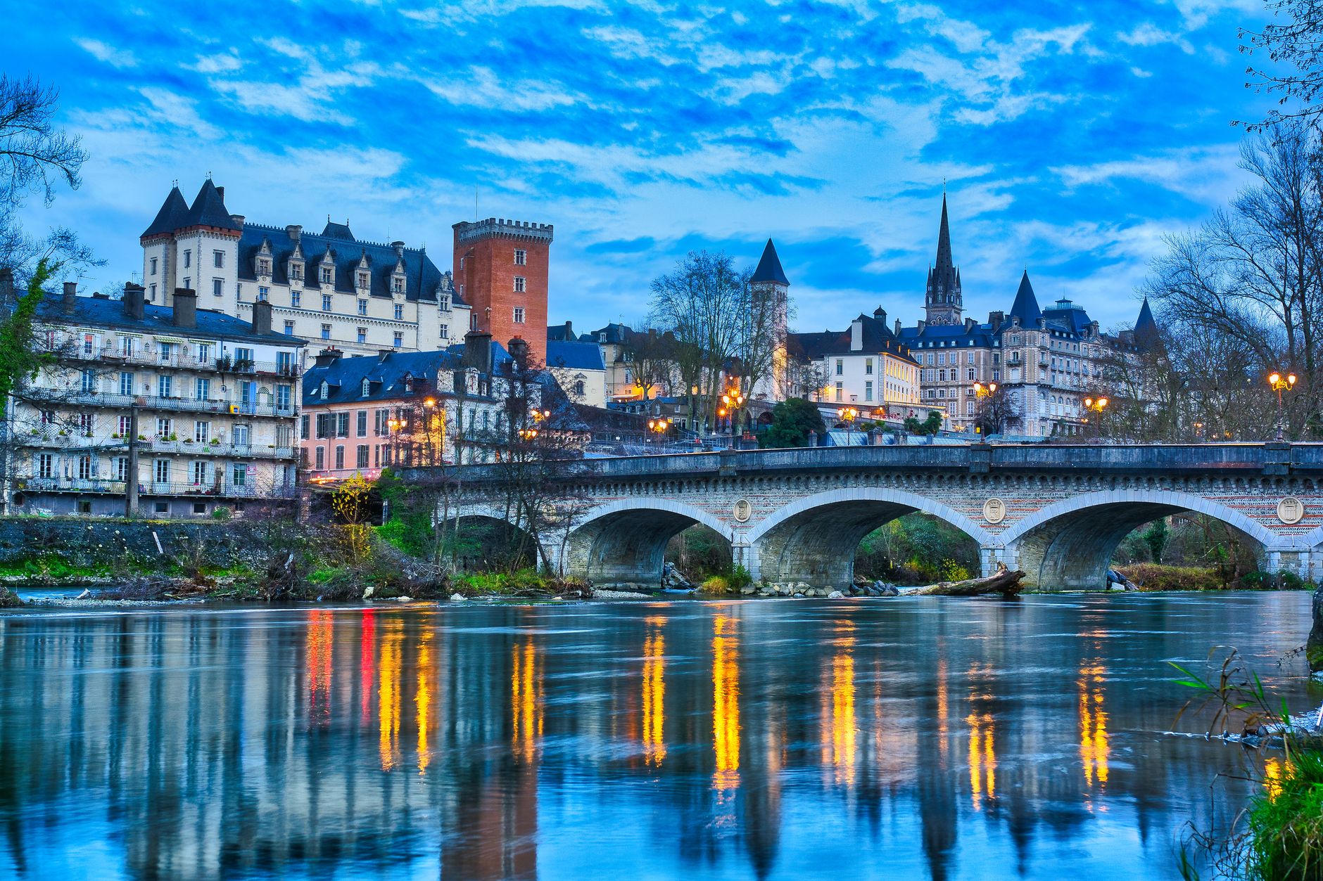 Pourquoi choisir un site de rencontre à Pau ?
