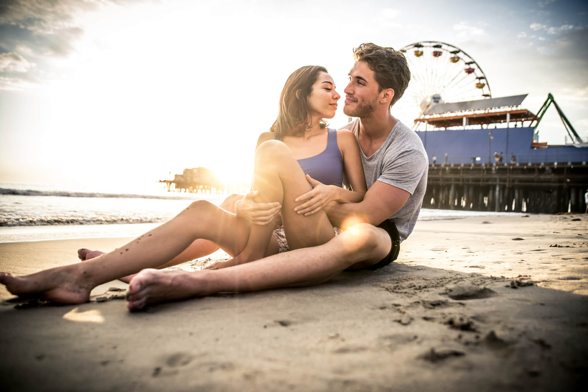 couple in love on los angeles beach