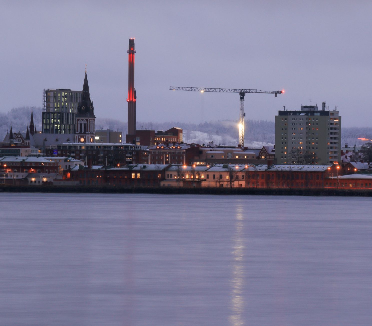 Why do people in Sandnes prefer online dating?