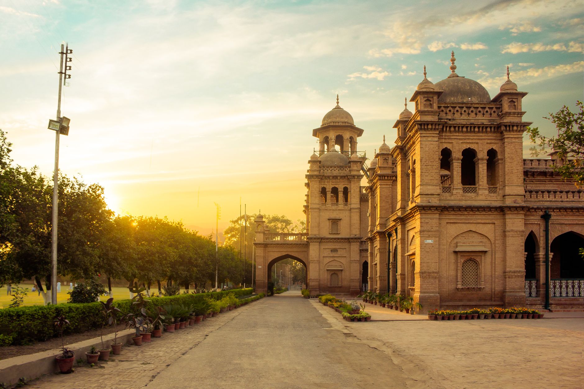 Peshawar offers unique bonds for local singles