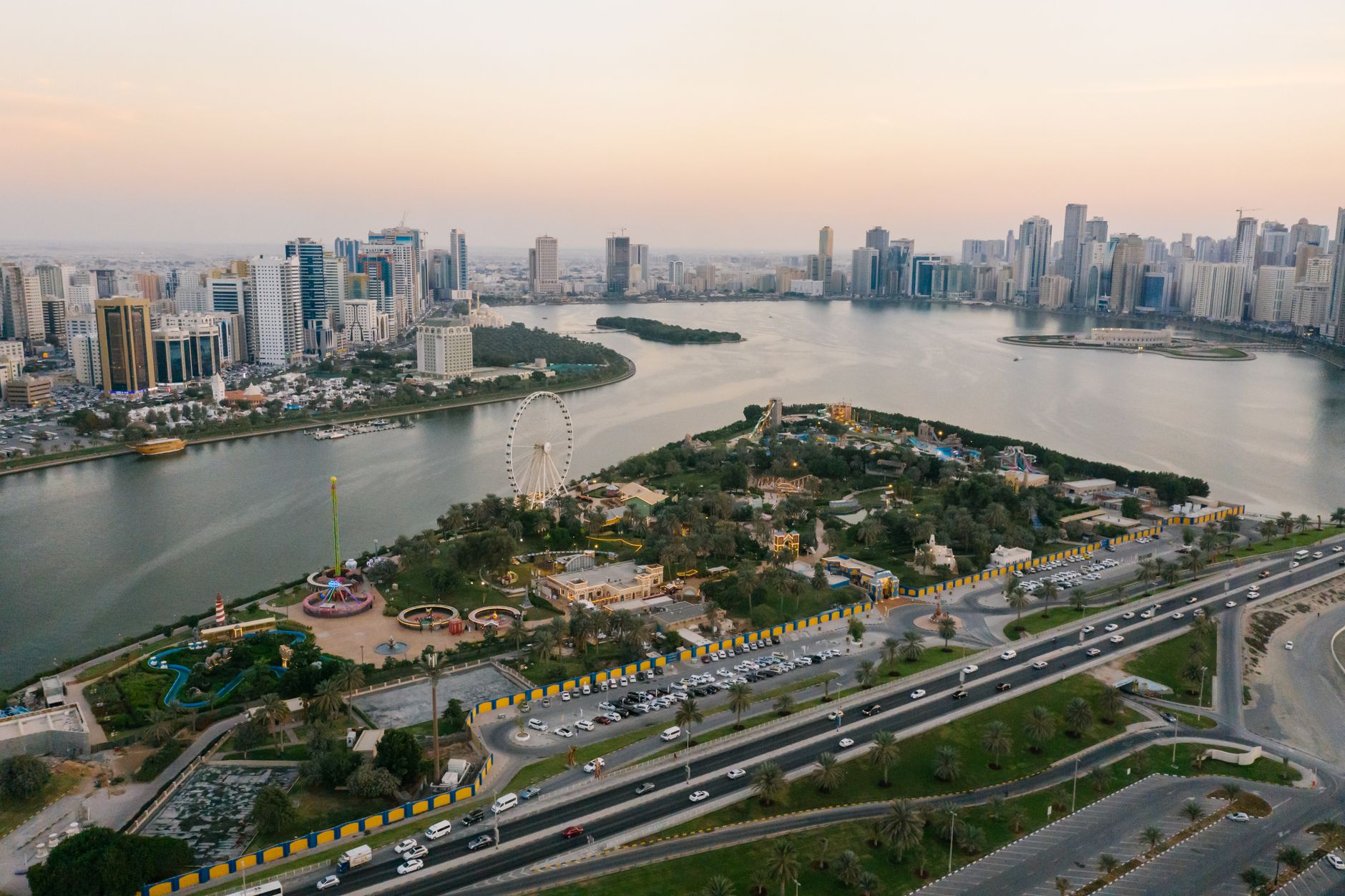 Meeting people in Sharjah without waiting for luck