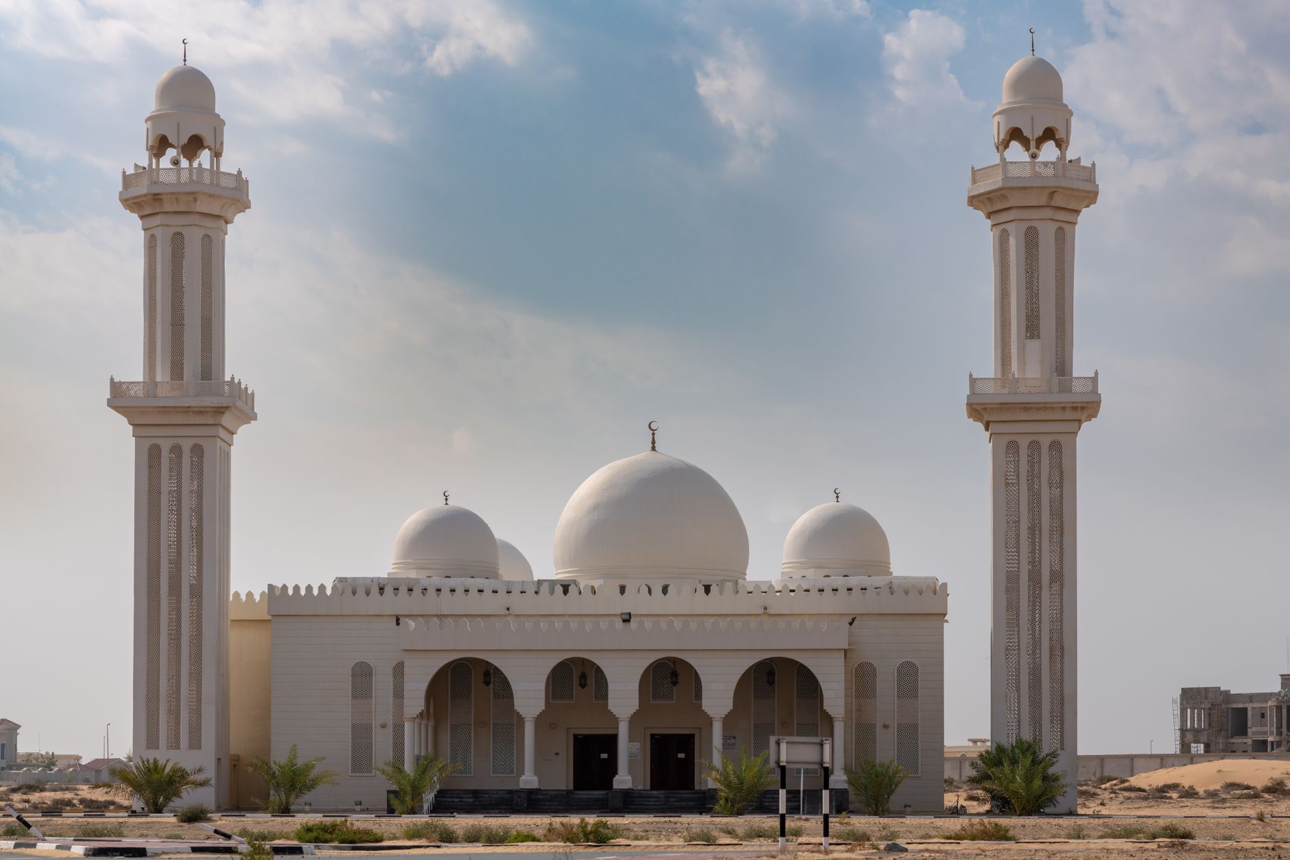 Why do Umm Al Quwain singles choose online dating?